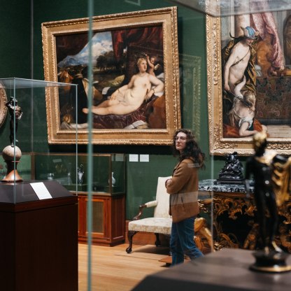 A highlight image for Visitor in the Italian Gallery