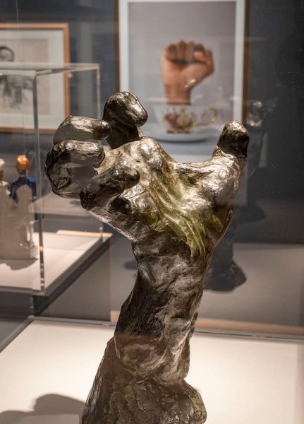 Empowerment and Rodin's Grande main crispée