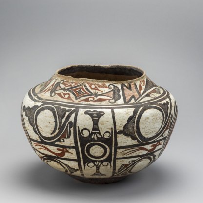 Waste jar (olla) with black and red designs, unknown maker of the A:shiwi [Zuni] people, made in New Mexico, USA, 1800s. Local clay, with cream slip, painted